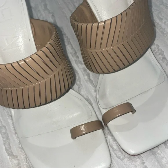 Deltan white&tan heels size 7 - Picture 2 of 7